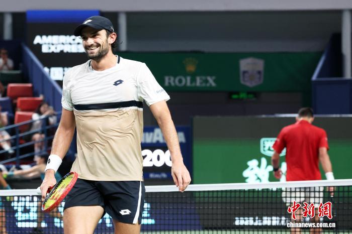 摩纳哥黑马瓦舍罗带伤力克德约科维奇晋级决赛