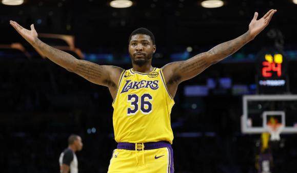 斯马特限制爱德华兹核心防守，湖人战绩提升引