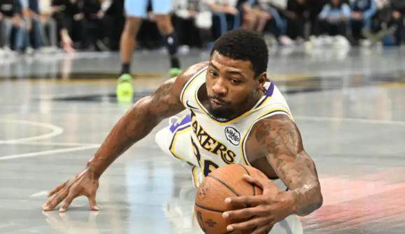 斯马特限制爱德华兹核心防守，湖人战绩提升引