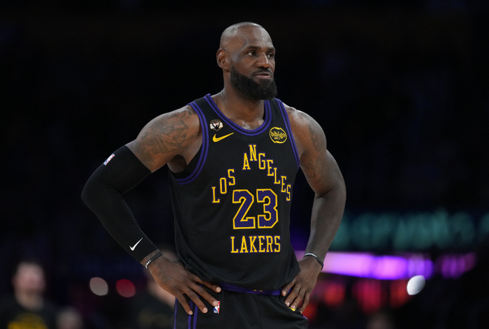 湖人队关键战役锁定西部第三 里夫斯东契奇联手