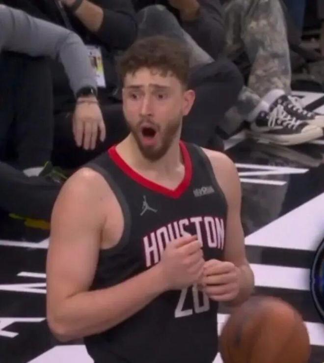 马刺25分大胜火箭 申京防守下滑成关键