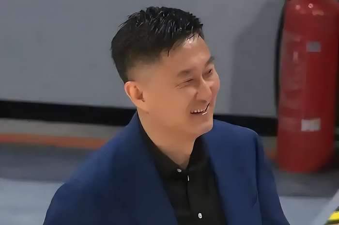 广东男篮首战失利主场迎战北京队期待逆转